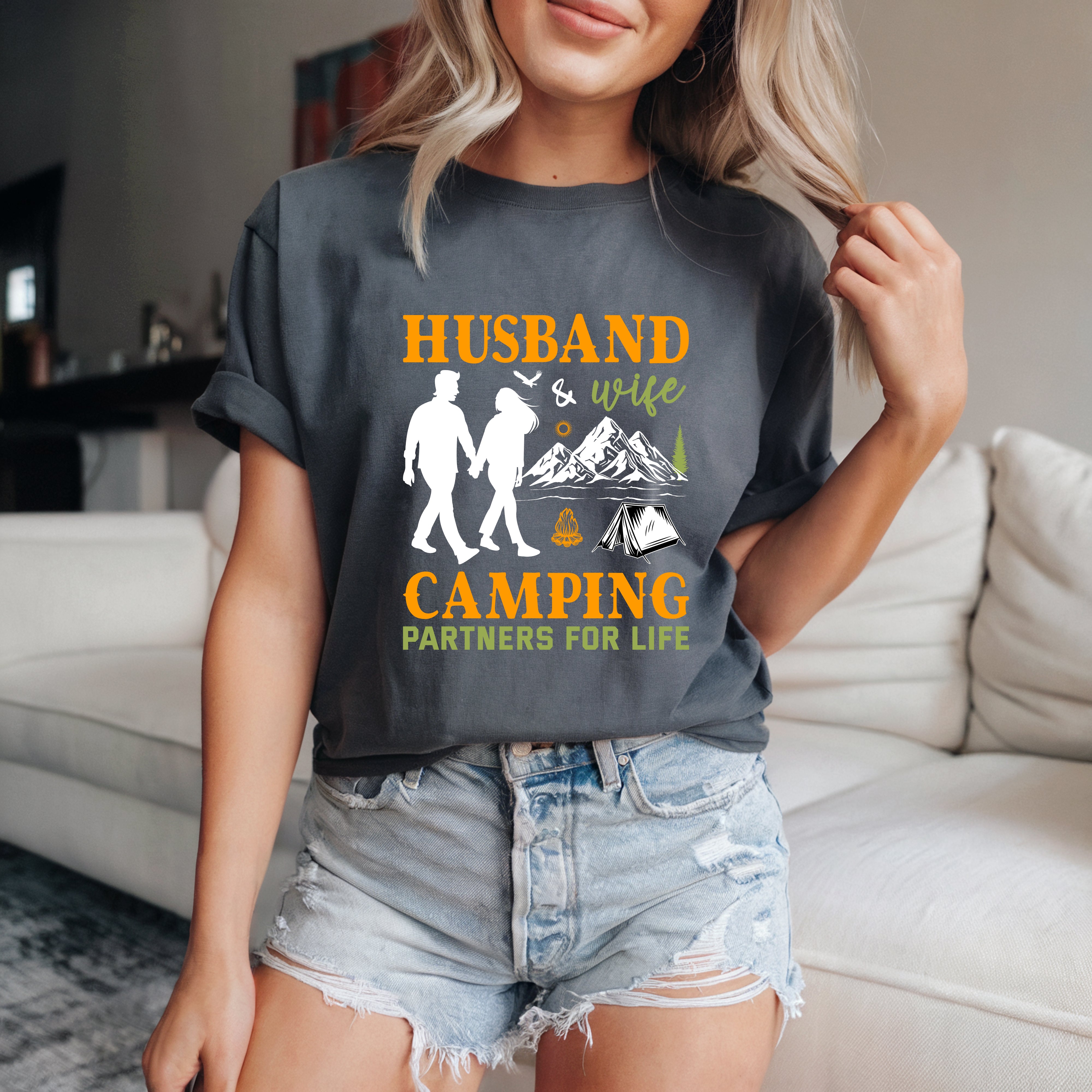 Couple On Vacation Ladies Summer Fresh Cartoon Print T-shirt