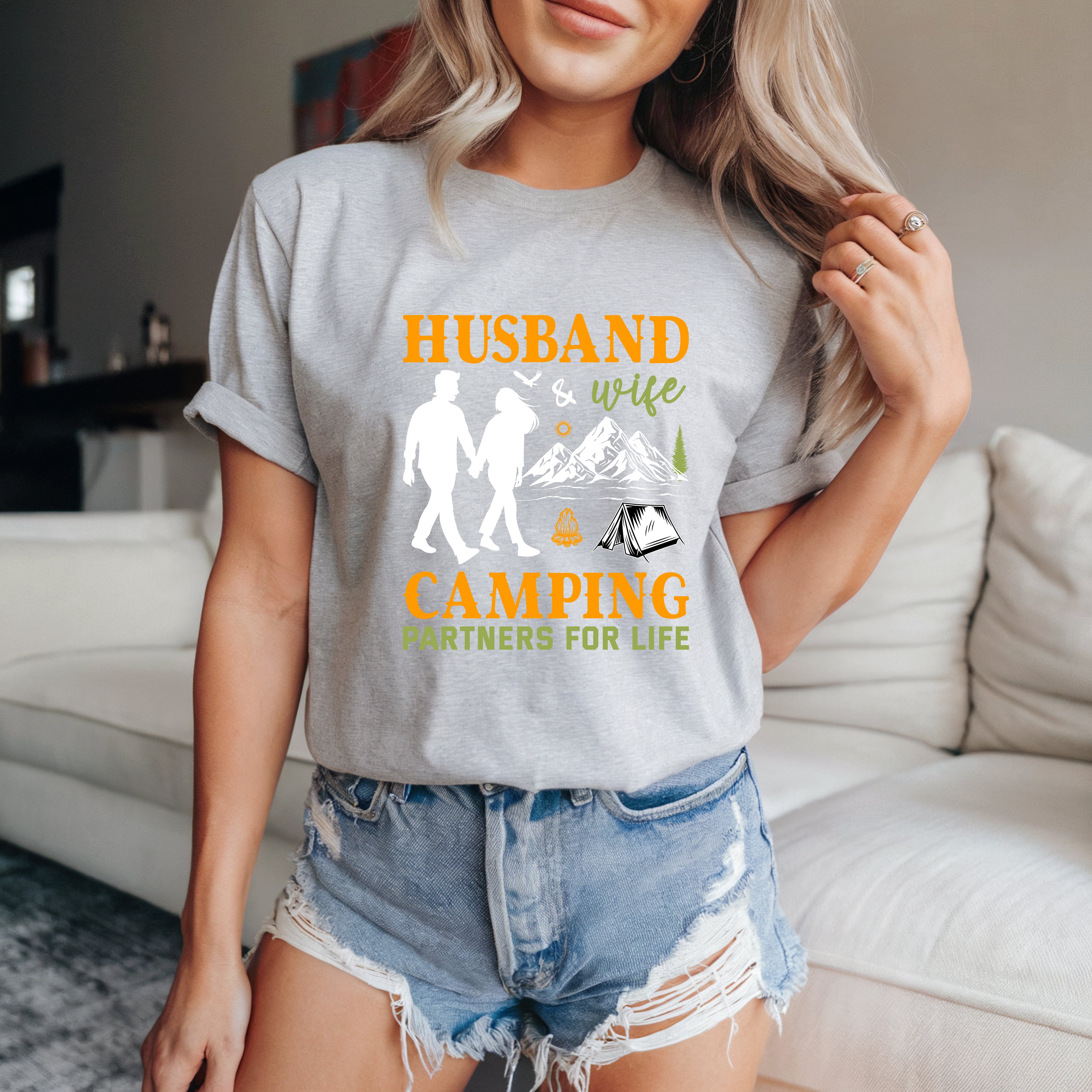 Couple On Vacation Ladies Summer Fresh Cartoon Print T-shirt