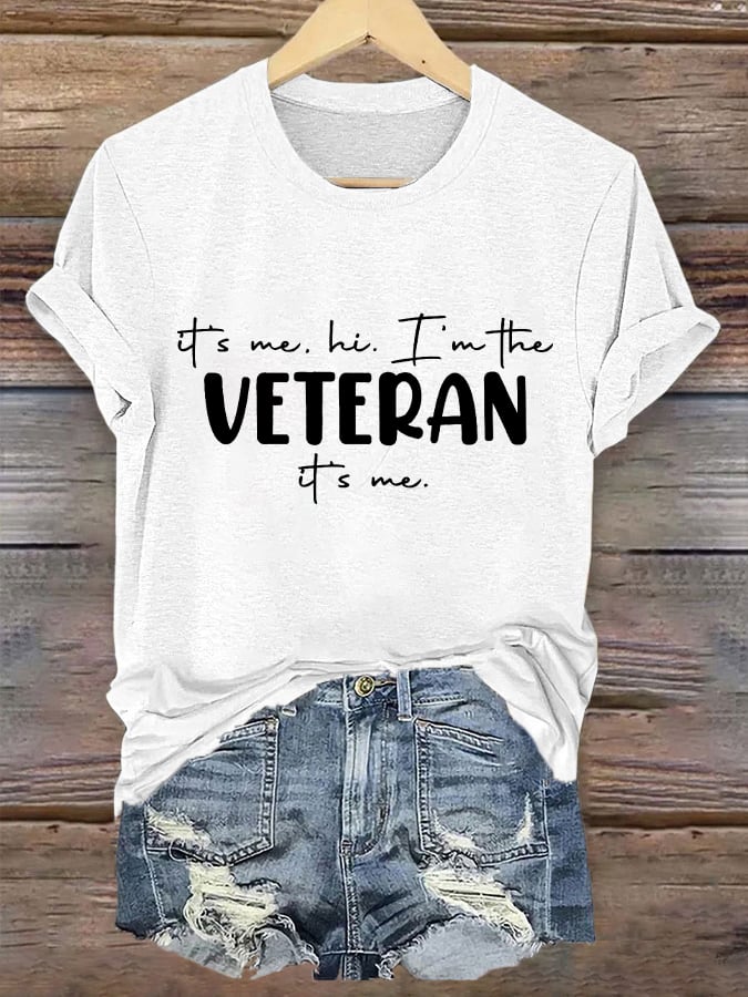 Women's "It's me, hi! I'm the VETERAN it's me" printed T-shirt