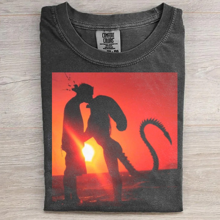 Alien Sunset Kiss T-Shirt